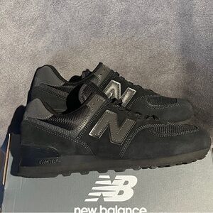 New Balance Men’s Sneakers 574 BLACK Size 9 US